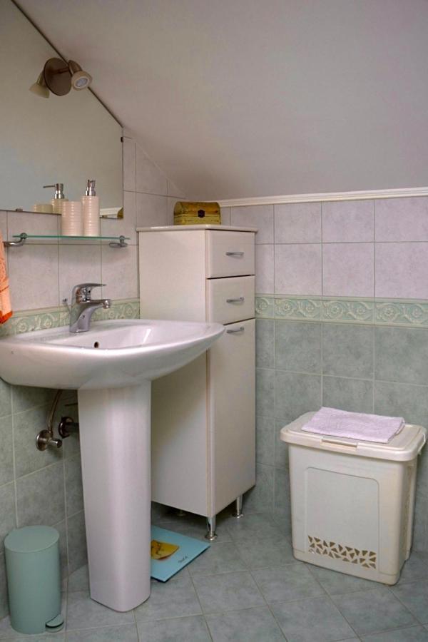 Rr Apartman *